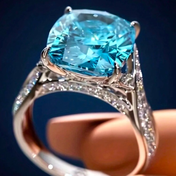 Beautiful gemstone ring - Picture 1 of 2